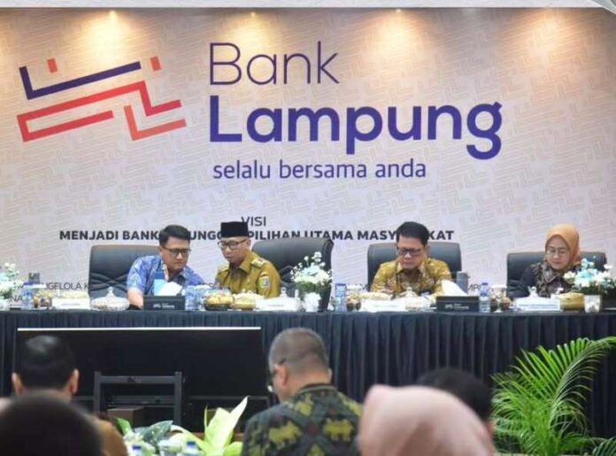 Tabikpuun...Bandar Lampung — Ketua DPRD Provinsi Lampung, Ahmad Giri Akbar, menghadiri Rapat Ko (1)